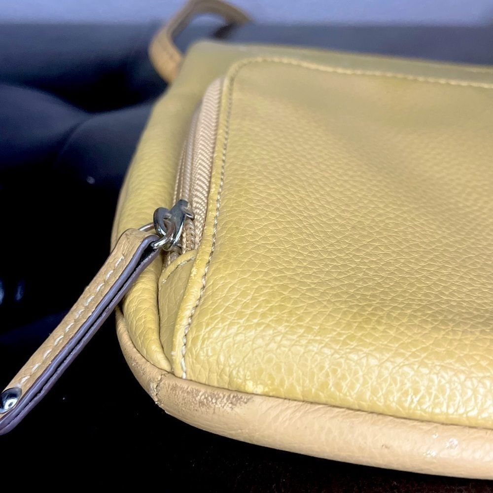 Tignanello Tan Bag Brown Crossbody Small Purse Leather Pebbled With Pockets EUC‍ - Picture 7 of 9